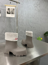 Load image into Gallery viewer, Balenciaga Trooper Boots