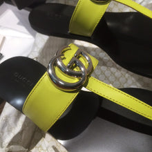 Load image into Gallery viewer, Gucci Leather Thong Sandal