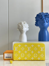 Load image into Gallery viewer, Louis Vuitton Zippy Wallet