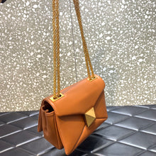Load image into Gallery viewer, Valentino One Stud Bag With Chain