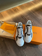 Load image into Gallery viewer, Louis Vuitton Time Out Sneakers