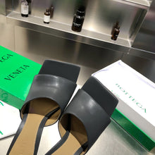 Load image into Gallery viewer, Bottega Veneta Stretch Heels
