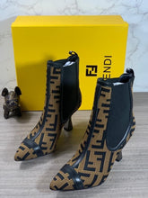 Load image into Gallery viewer, Fendi Colibri Boot