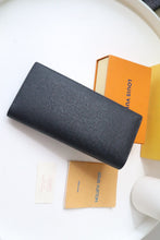 Load image into Gallery viewer, Louis Vuitton Brazza Wallet