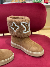 Load image into Gallery viewer, Louis Vuitton Snow DropFlat Ankle Boots