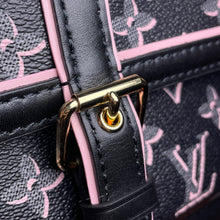 Load image into Gallery viewer, Louis Vuitton OnTheGo MM Bag