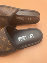 Load image into Gallery viewer, Louis Vuitton Men Slides