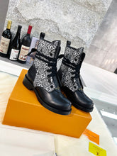 Load image into Gallery viewer, Louis Vuitton Metropolis Flat Ranger Boots