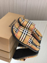 Load image into Gallery viewer, Burberry Men Slides