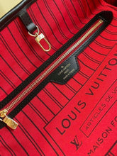 Load image into Gallery viewer, Louis Vuitton Neverfull MM Tote Bag - LUXURY KLOZETT