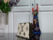 Load image into Gallery viewer, Louis Vuitton Crafty Zippy Wallet