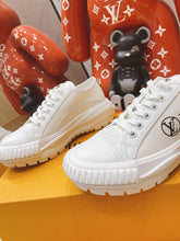 Load image into Gallery viewer, Louis Vuitton  Squad Sneaker