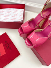 Load image into Gallery viewer, VALENTINO GARAVANI TAN-GO PLATFORM PATENT LEATHER SANDAL 155MM