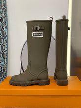 Load image into Gallery viewer, Louis Vuitton Territory high Boots