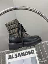 Load image into Gallery viewer, Fendi Boots