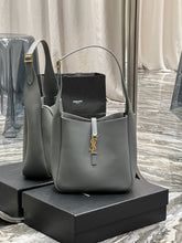 Load image into Gallery viewer, YSL LE 5 À 7 SOFT SMALL HOBO BAG IN SMOOTH LEATHER