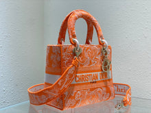 Load image into Gallery viewer, Christian Dior Medium Lady D Lite Bag
