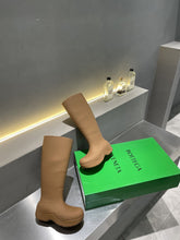 Load image into Gallery viewer, Bottega Veneta Puddle Boots