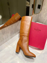 Load image into Gallery viewer, Valentino Boots