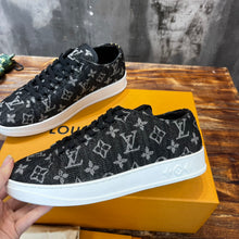 Load image into Gallery viewer, Louis Vuitton Resort Sneakers