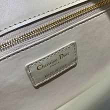 Load image into Gallery viewer, Christian Dior 30 Montaigne Bag