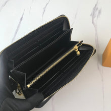 Load image into Gallery viewer, Louis Vuitton Game On Zippy Wallet