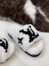 Load image into Gallery viewer, Louis Vuitton Magnetic Mule