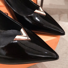Load image into Gallery viewer, Louis Vuitton Heartbreaker Pump