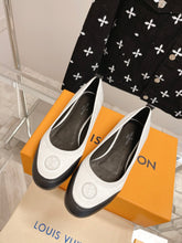 Load image into Gallery viewer, Louis Vuitton Ballerina shoe