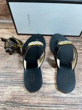 Load image into Gallery viewer, Gucci Leather Thong Scandal - LUXURY KLOZETT