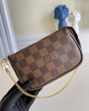 Load image into Gallery viewer, Louis Vuitton Mini Pochette Accessories Bag