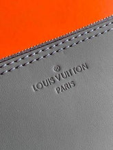 Load image into Gallery viewer, Louis Vuitton Hina Bag - LUXURY KLOZETT