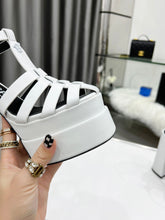 Load image into Gallery viewer, Versace La Medusa Platform Sandals