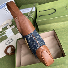 Load image into Gallery viewer, Gucci Jackie 1961 Small Shoulder Bag - LUXURY KLOZETT