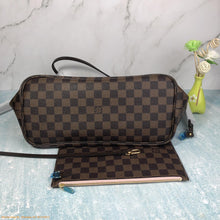 Load image into Gallery viewer, Louis Vuitton Neverfull MM Tote Bag - LUXURY KLOZETT
