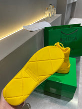 Load image into Gallery viewer, Bottega Puddle Bomber Boots