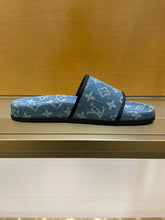 Load image into Gallery viewer, Louis Vuitton Men Slides