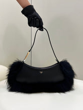 Load image into Gallery viewer, Fendi O'lock Swing Bag