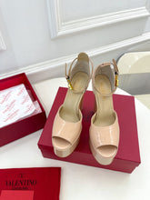 Load image into Gallery viewer, VALENTINO GARAVANI TAN-GO PLATFORM PATENT LEATHER SANDAL 155MM