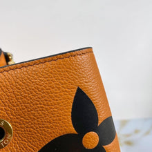 Load image into Gallery viewer, Louis Vuitton Crafty NeoNoe MM Bag