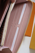 Load image into Gallery viewer, Louis Vuitton Zippy Wallet