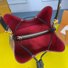 Load image into Gallery viewer, Louis Vuitton NeoNoe MM Bag
