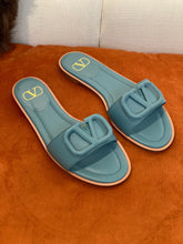 Load image into Gallery viewer, Valentino Vlogo Signature Flat Slide
