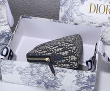 Load image into Gallery viewer, Christian Dior 30 Montaigne Beauty Pouch