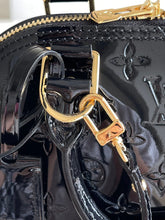 Load image into Gallery viewer, Louis Vuitton Alma BB Bag
