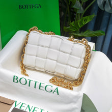 Load image into Gallery viewer, Bottega Veneta Chain Cassette Bag