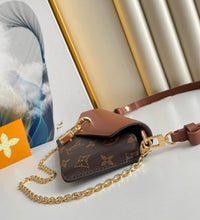 Load image into Gallery viewer, Louis Vuitton Padlock On Strap Bag