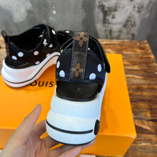 Load image into Gallery viewer, Louis Vuitton Archlight Flat Sandals