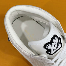 Load image into Gallery viewer, Louis Vuitton Ollie  Sneakers