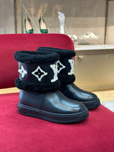 Load image into Gallery viewer, Louis Vuitton Snow DropFlat Ankle Boots